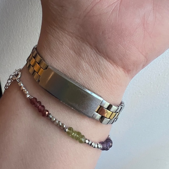 Vintage Timex Two-Tone Classic Watch, Excellent condition. - Picture 3 of 5